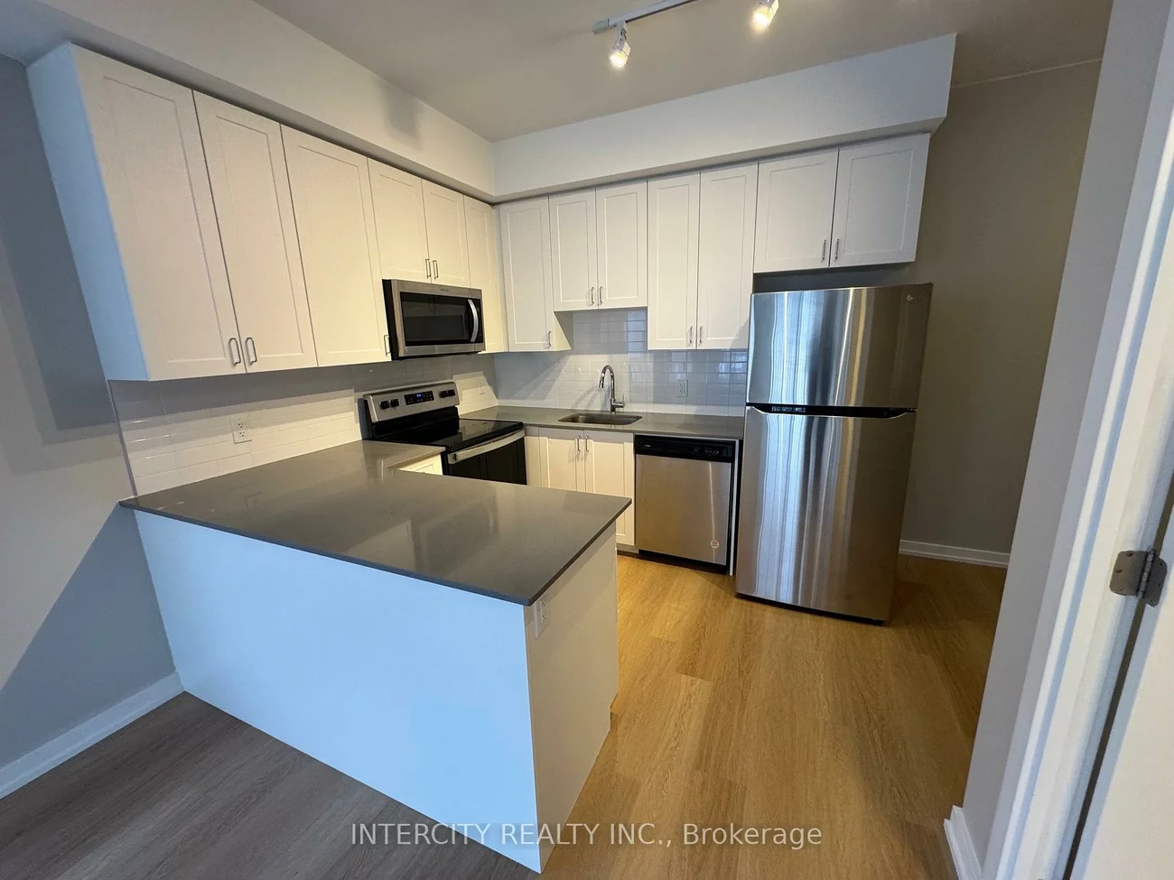 430, Essa, Holly, Barrie