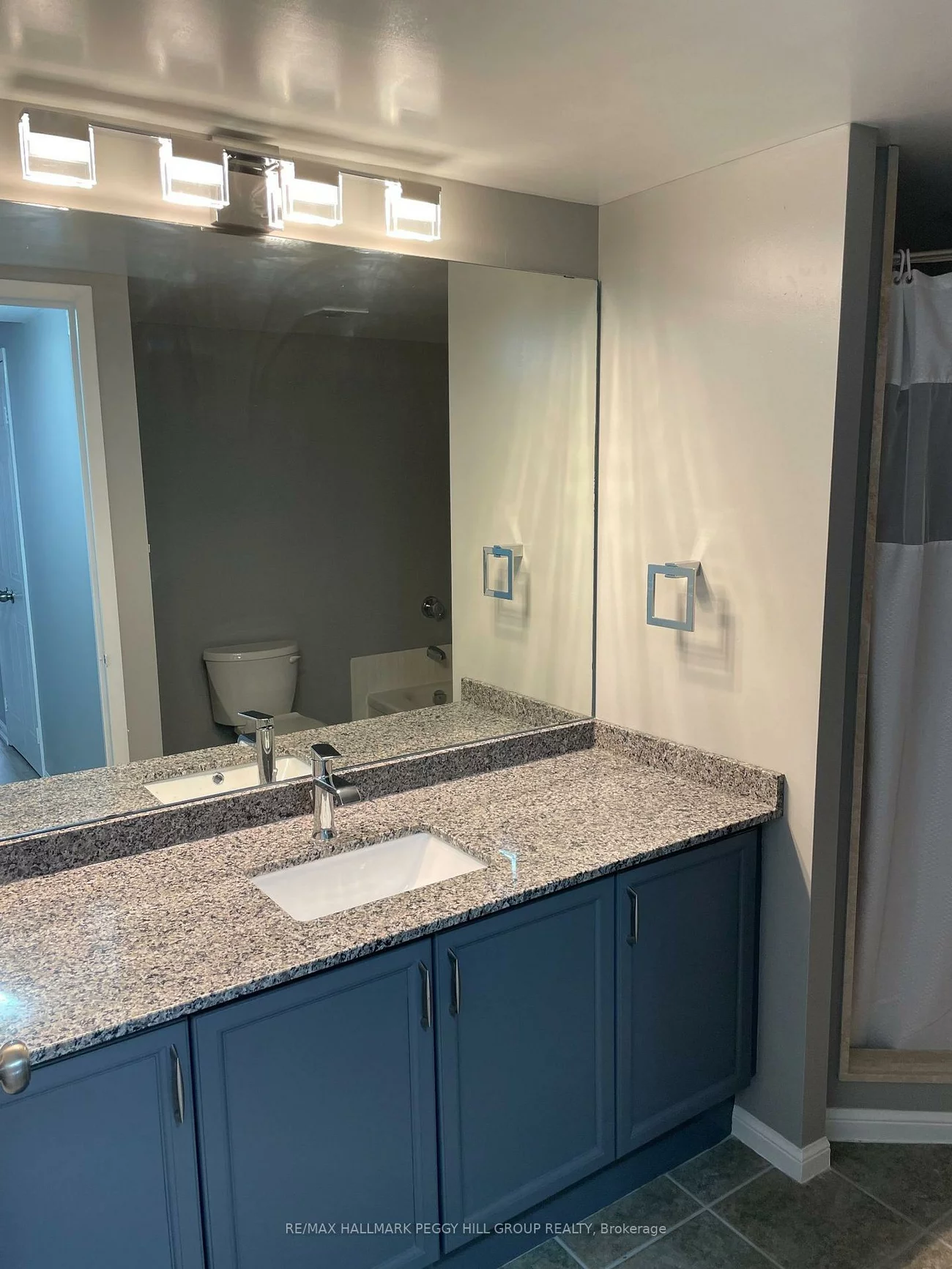 75, Ellen, City Centre, Barrie