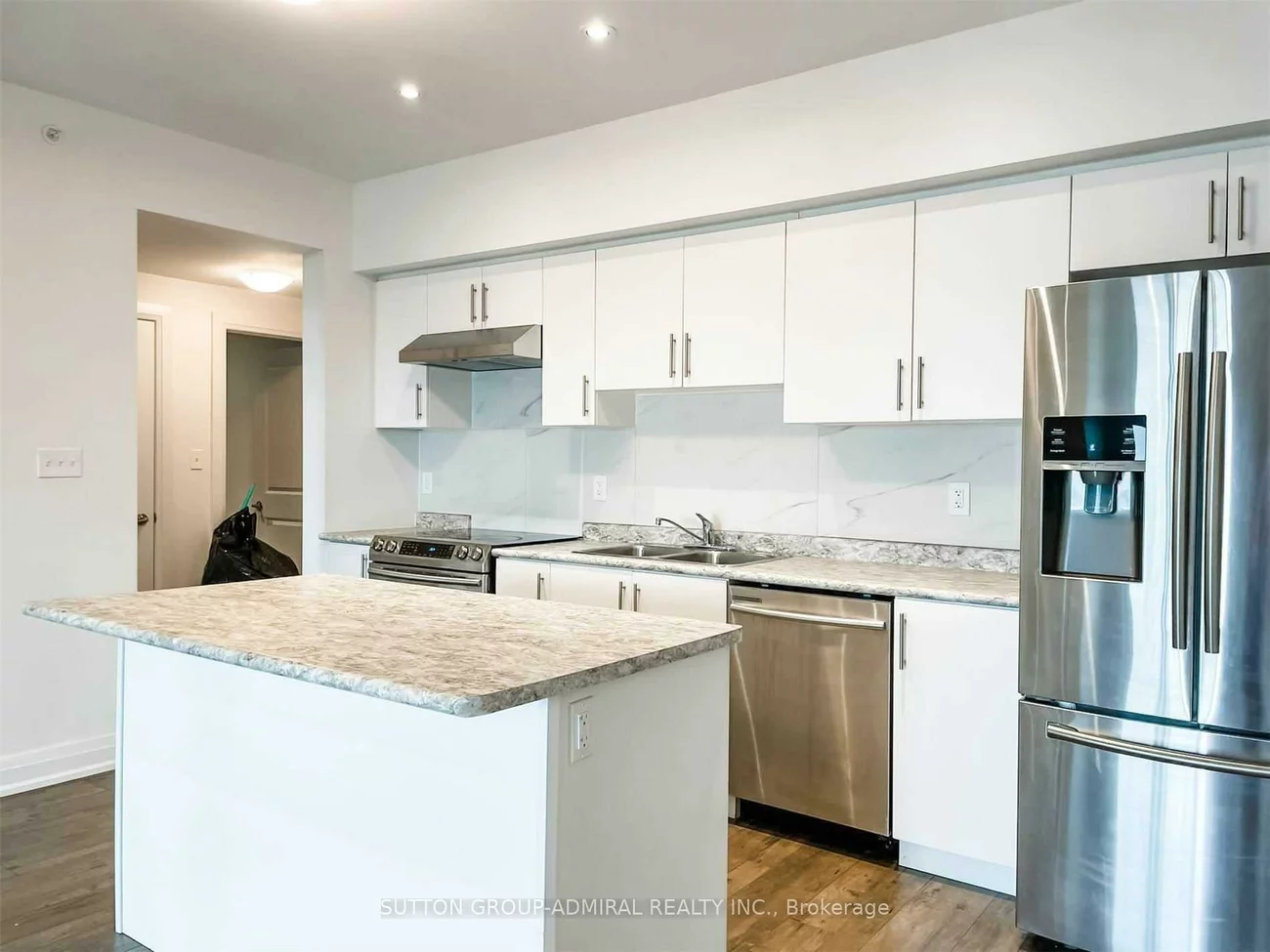 295, Cundles, 400 North, Barrie