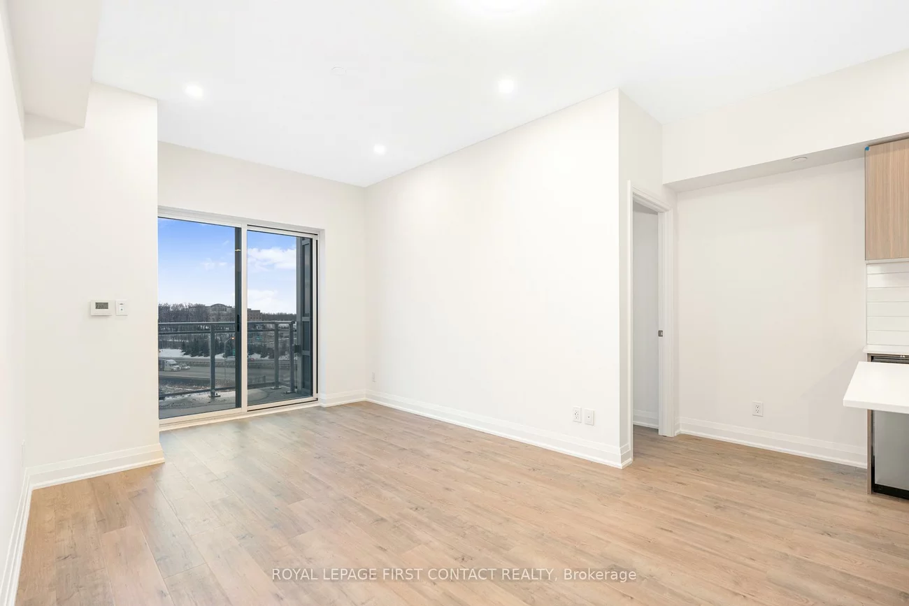 58, LAKESIDE, Little Lake, Barrie