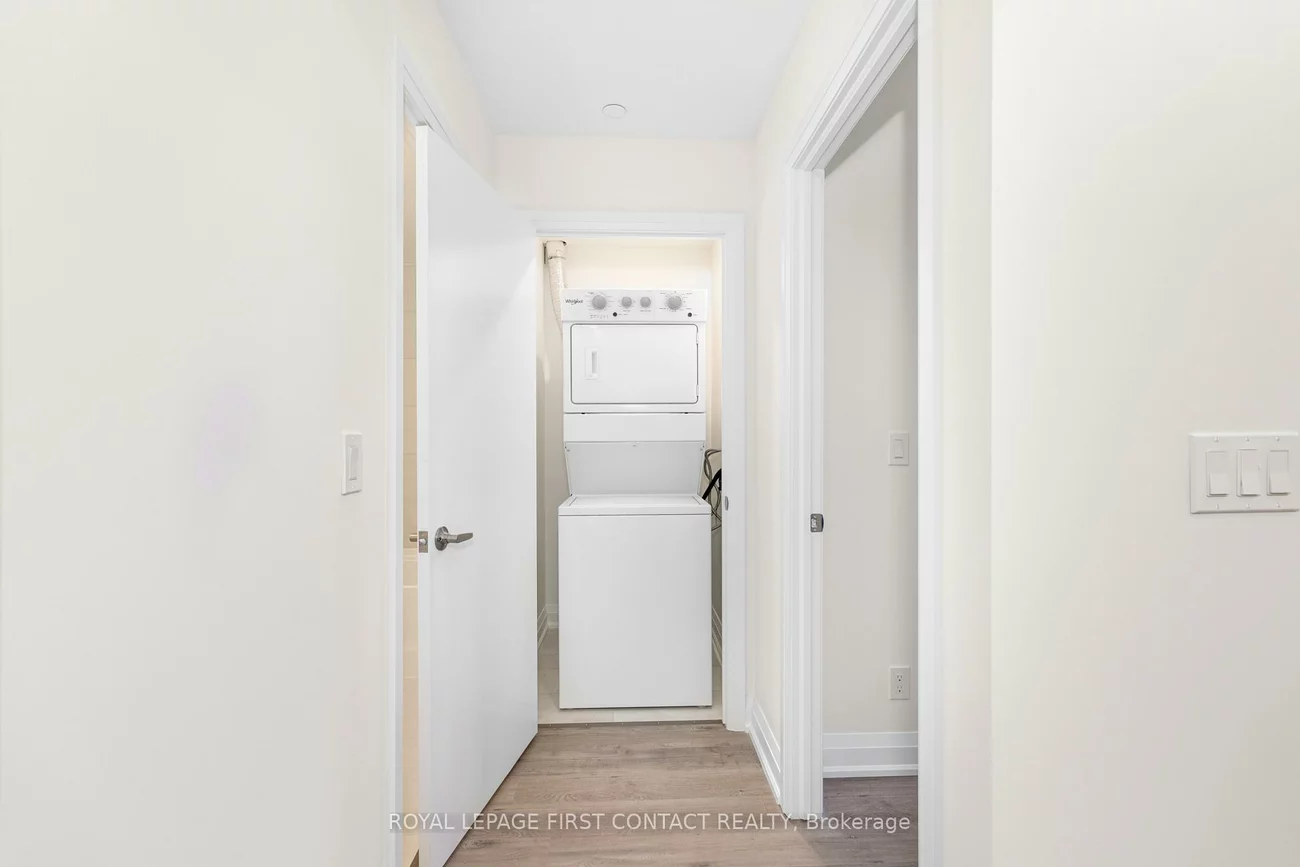 58, LAKESIDE, Little Lake, Barrie