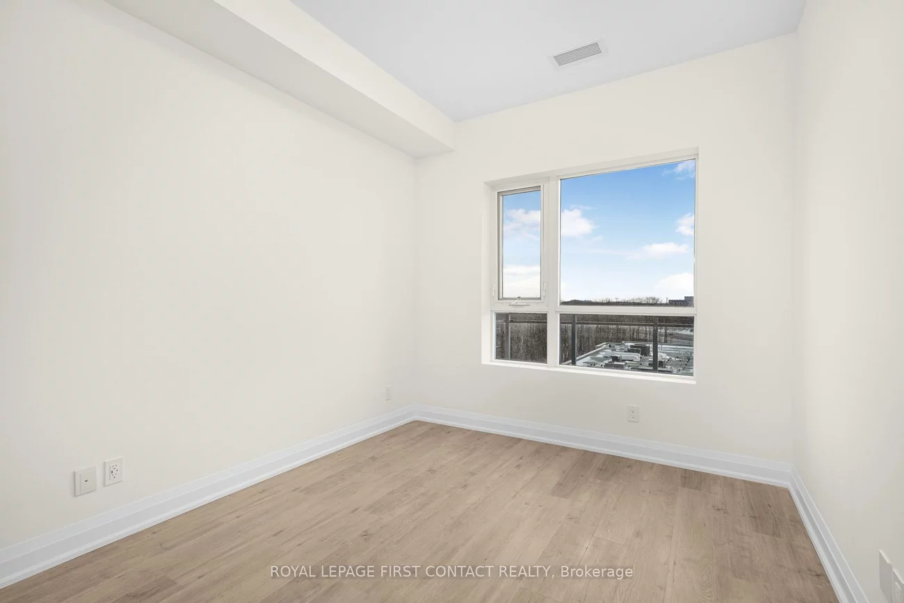 58, LAKESIDE, Little Lake, Barrie