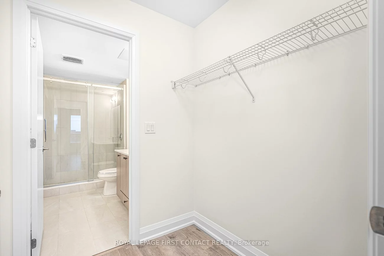 58, LAKESIDE, Little Lake, Barrie