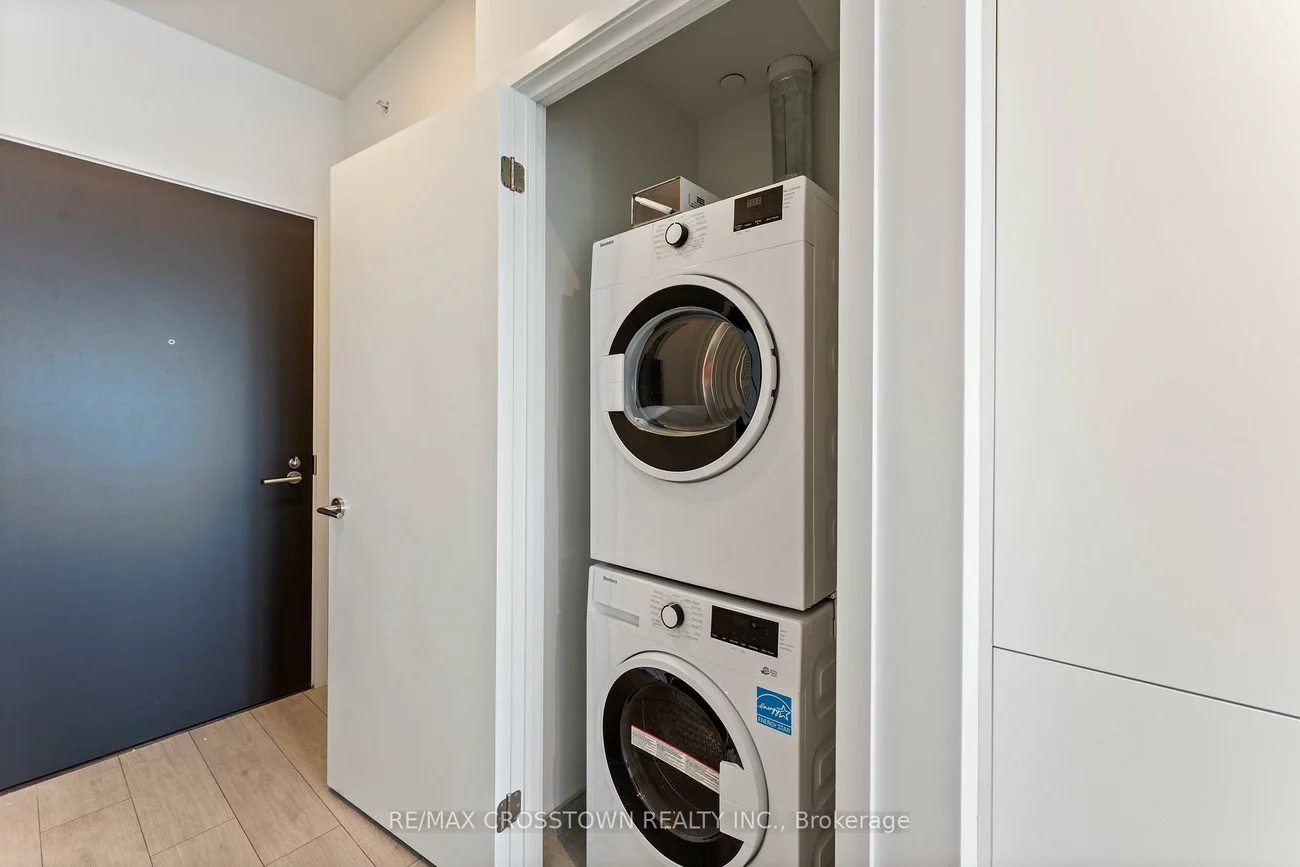 39, Mary, City Centre, Barrie