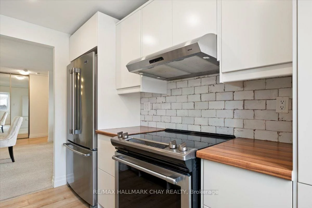 414, Blake, Codrington, Barrie