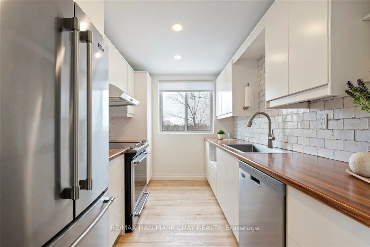 414, Blake, Codrington, Barrie