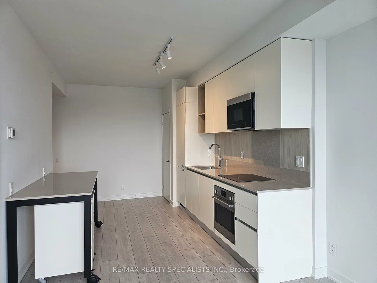 39, Mary, City Centre, Barrie