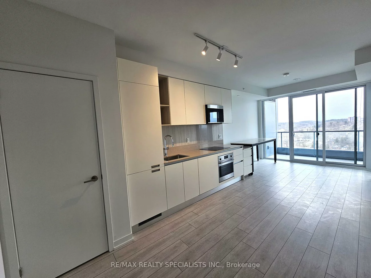 39, Mary, City Centre, Barrie