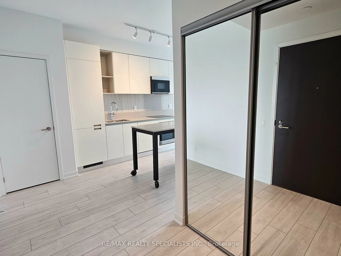 39, Mary, City Centre, Barrie