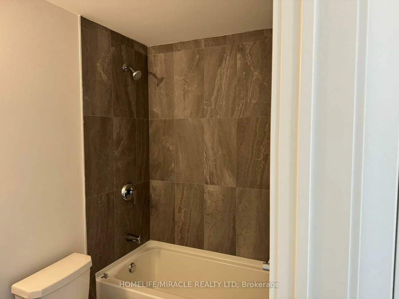 56, Lakeside, Little Lake, Barrie