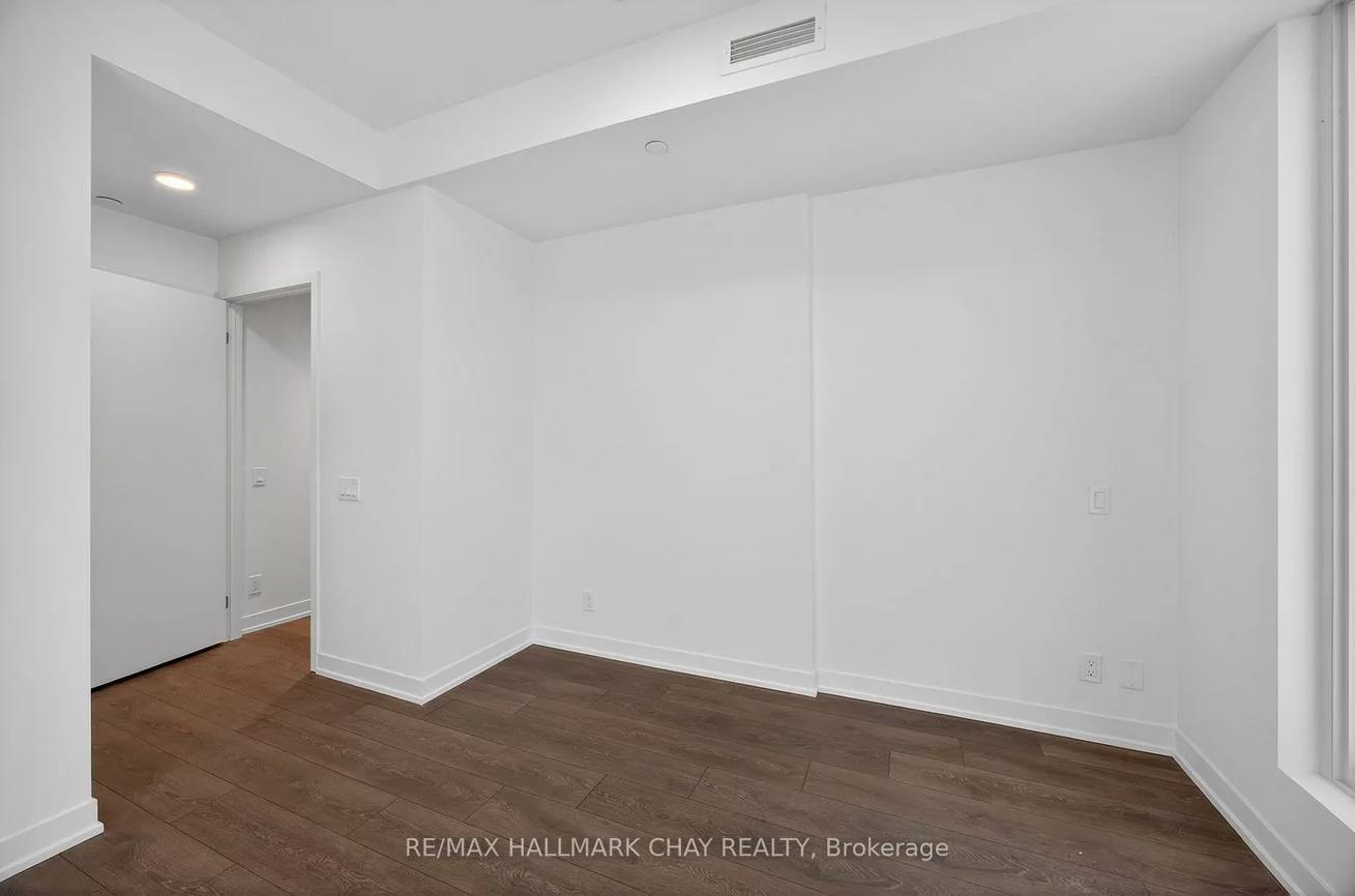 39, Mary, City Centre, Barrie