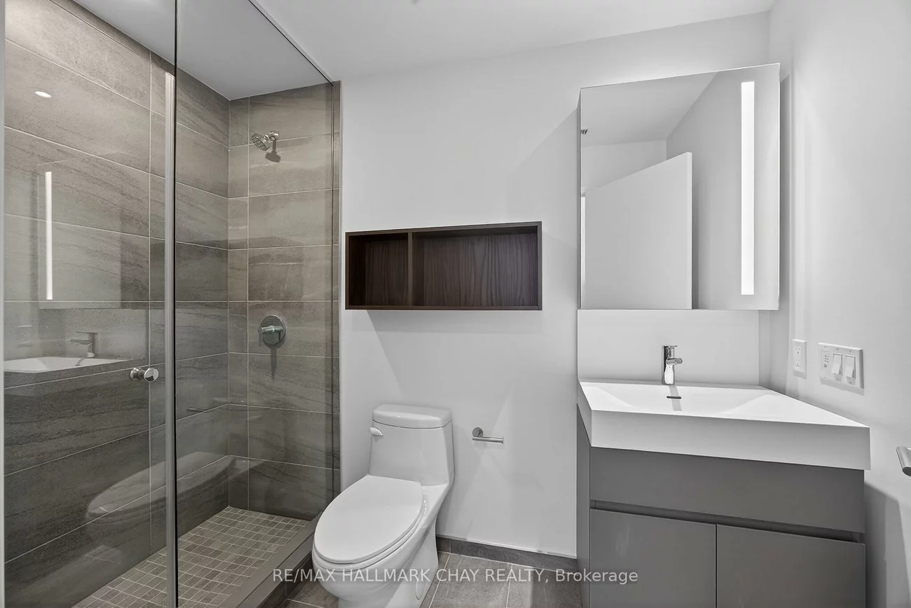 39, Mary, City Centre, Barrie