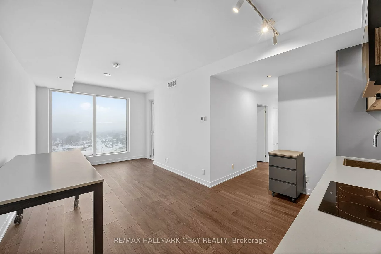 39, Mary, City Centre, Barrie