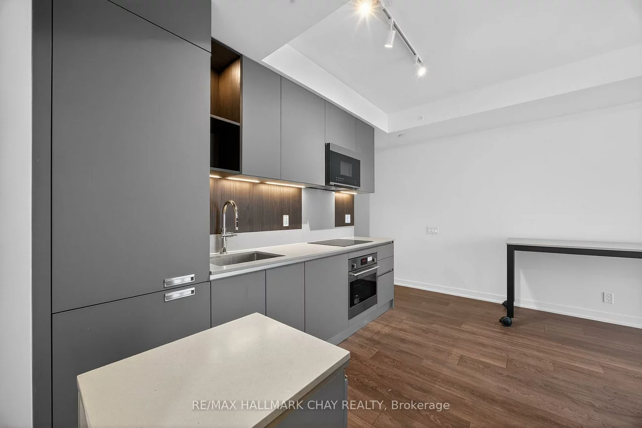 39, Mary, City Centre, Barrie