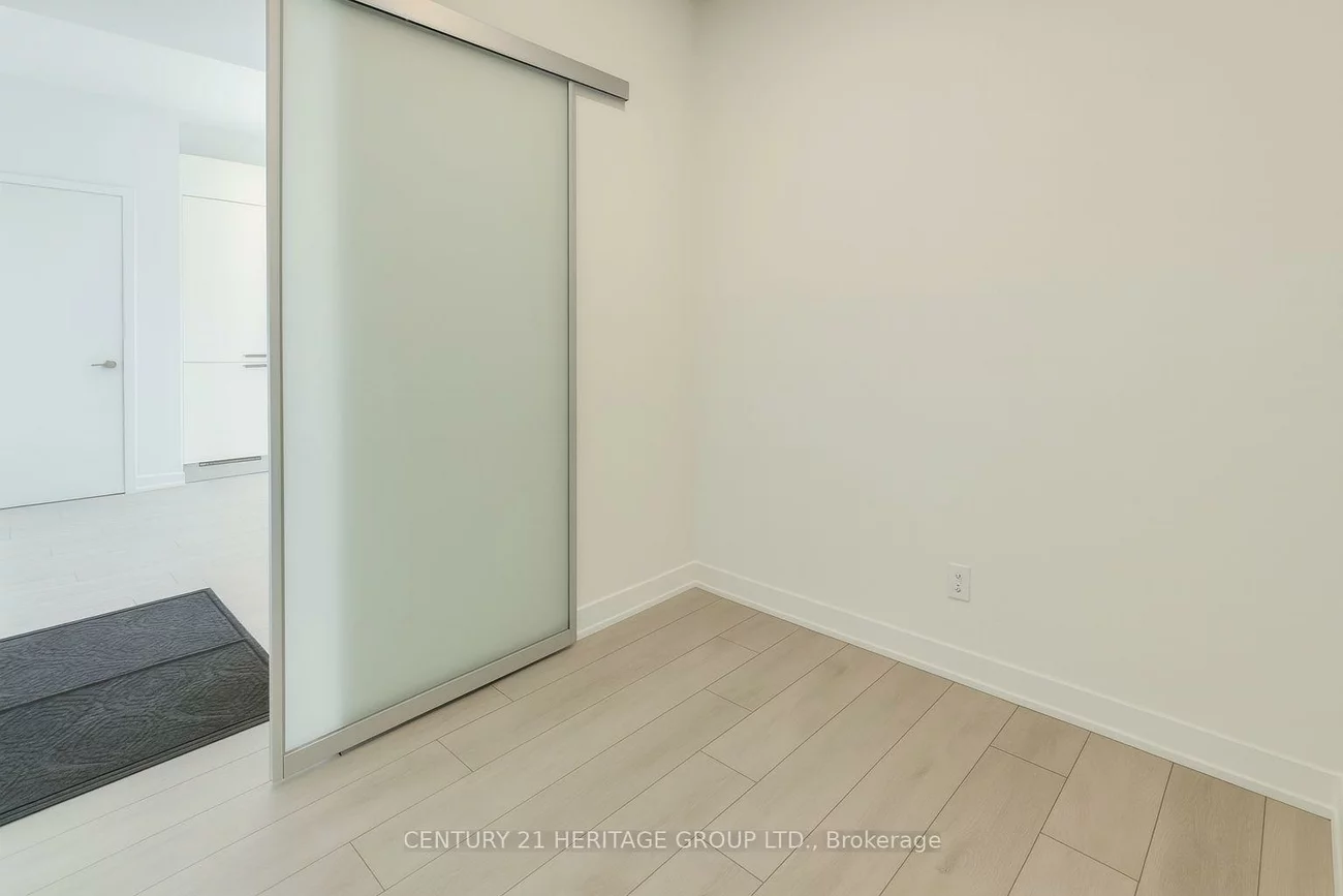 39, Mary, City Centre, Barrie