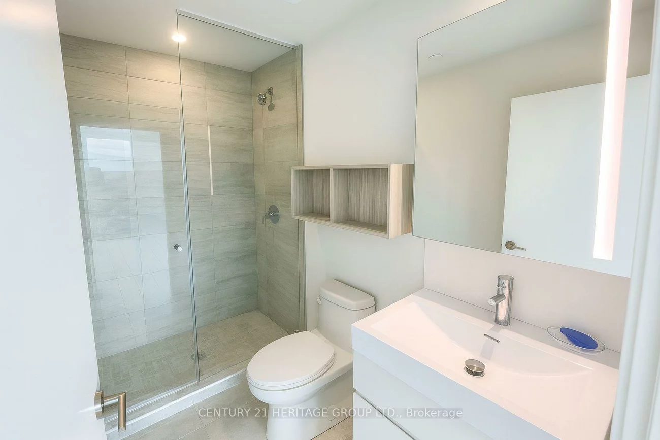 39, Mary, City Centre, Barrie