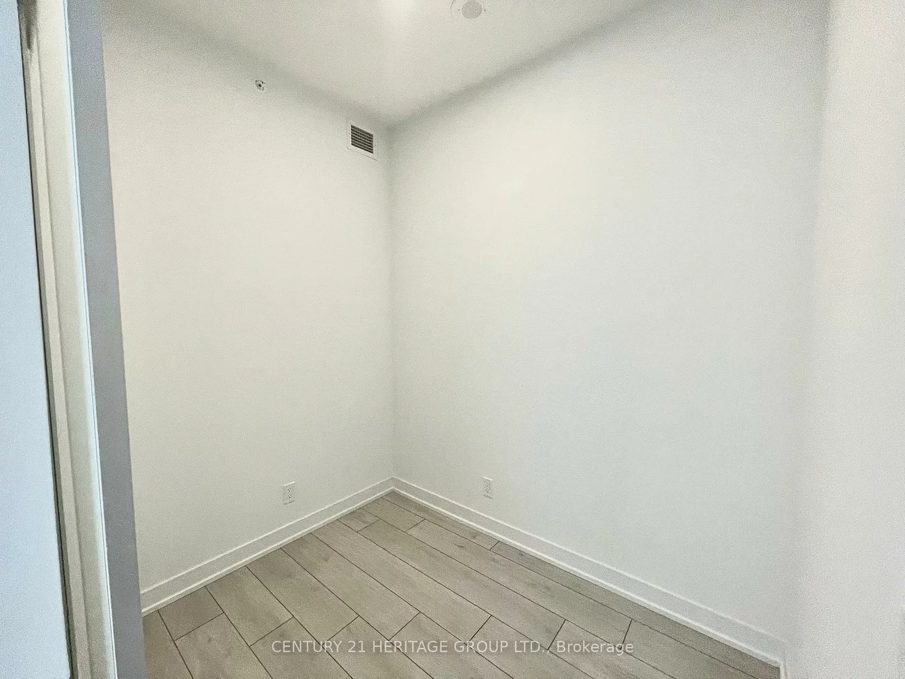 39, Mary, City Centre, Barrie