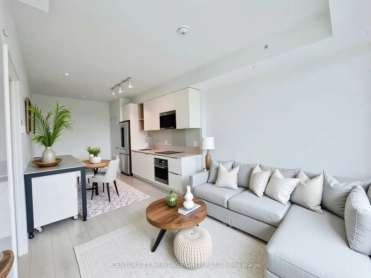 39, Mary, City Centre, Barrie