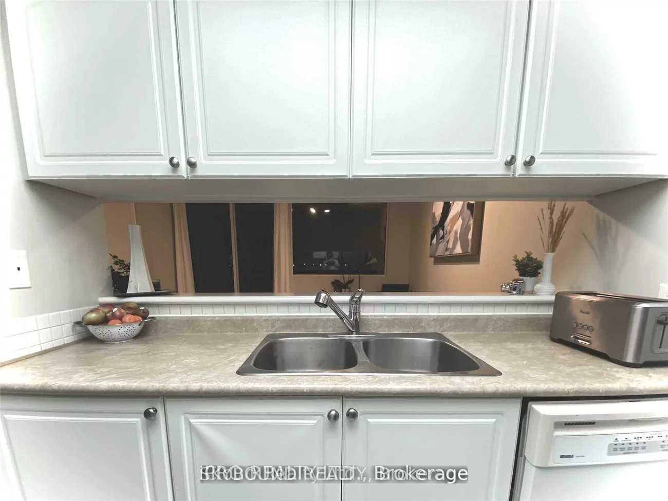 75, Ellen, Allandale Centre, Barrie