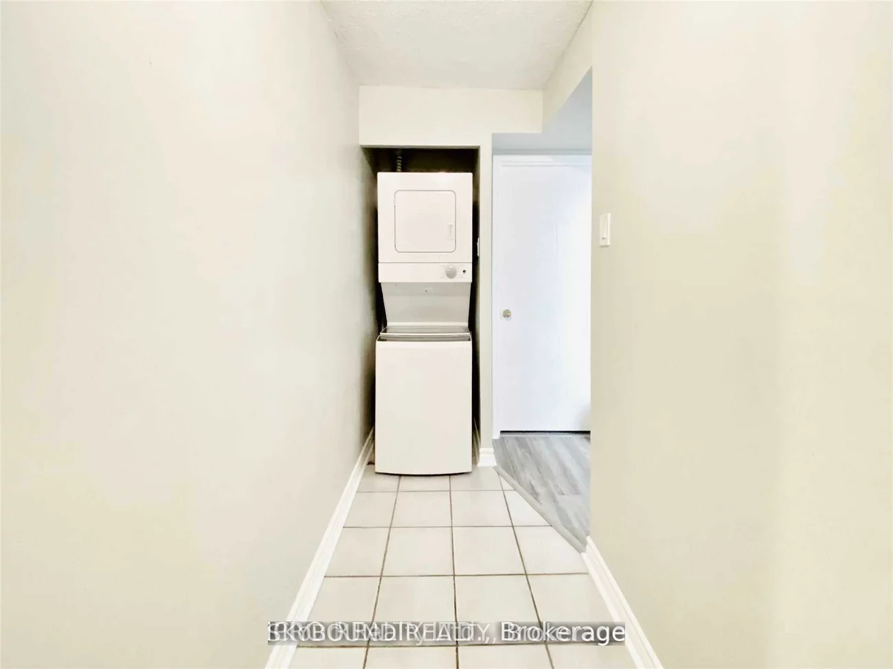 75, Ellen, Allandale Centre, Barrie