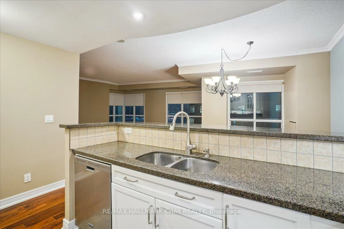 2, Toronto, City Centre, Barrie