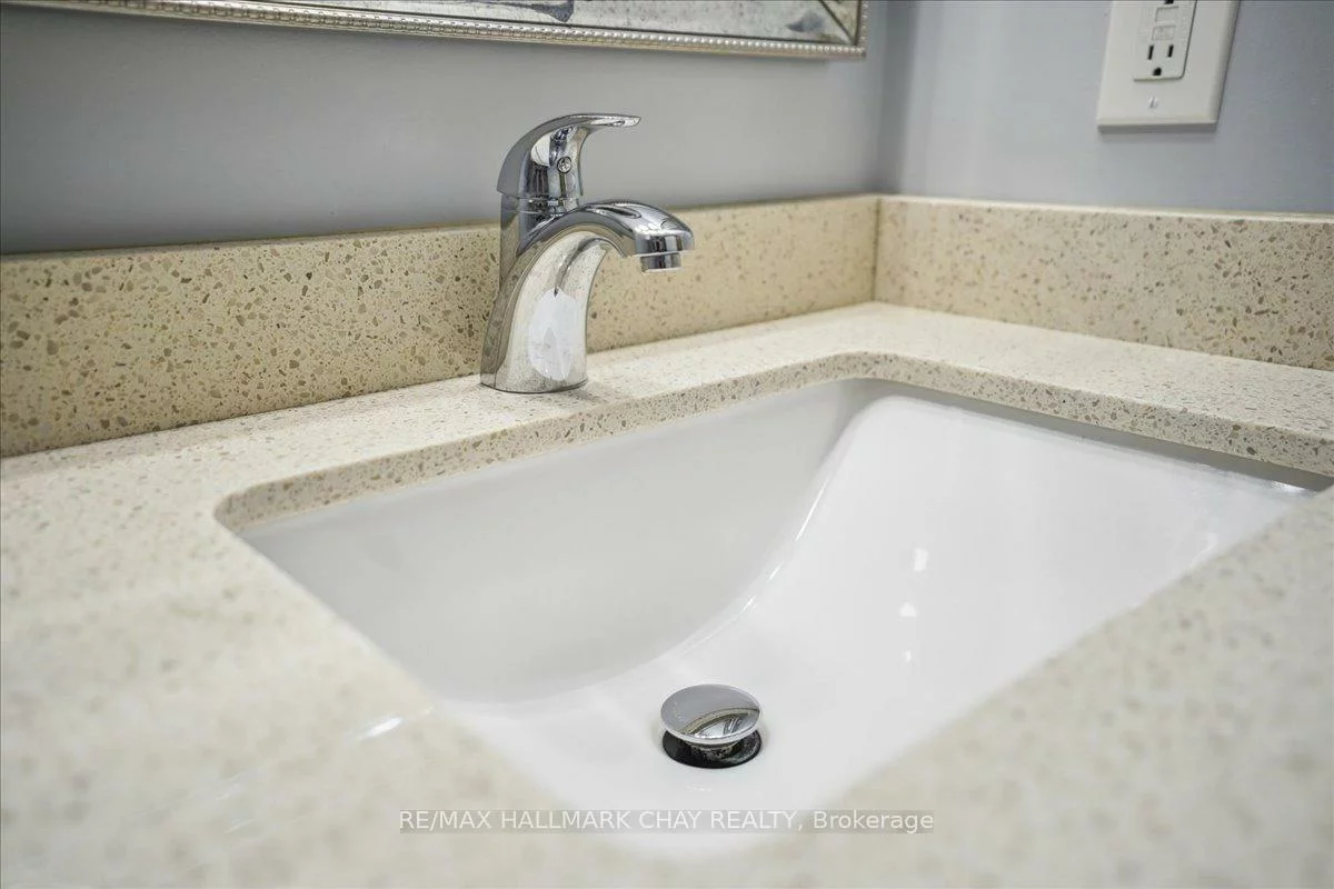 2, Toronto, City Centre, Barrie