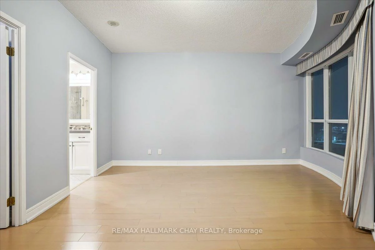 2, Toronto, City Centre, Barrie