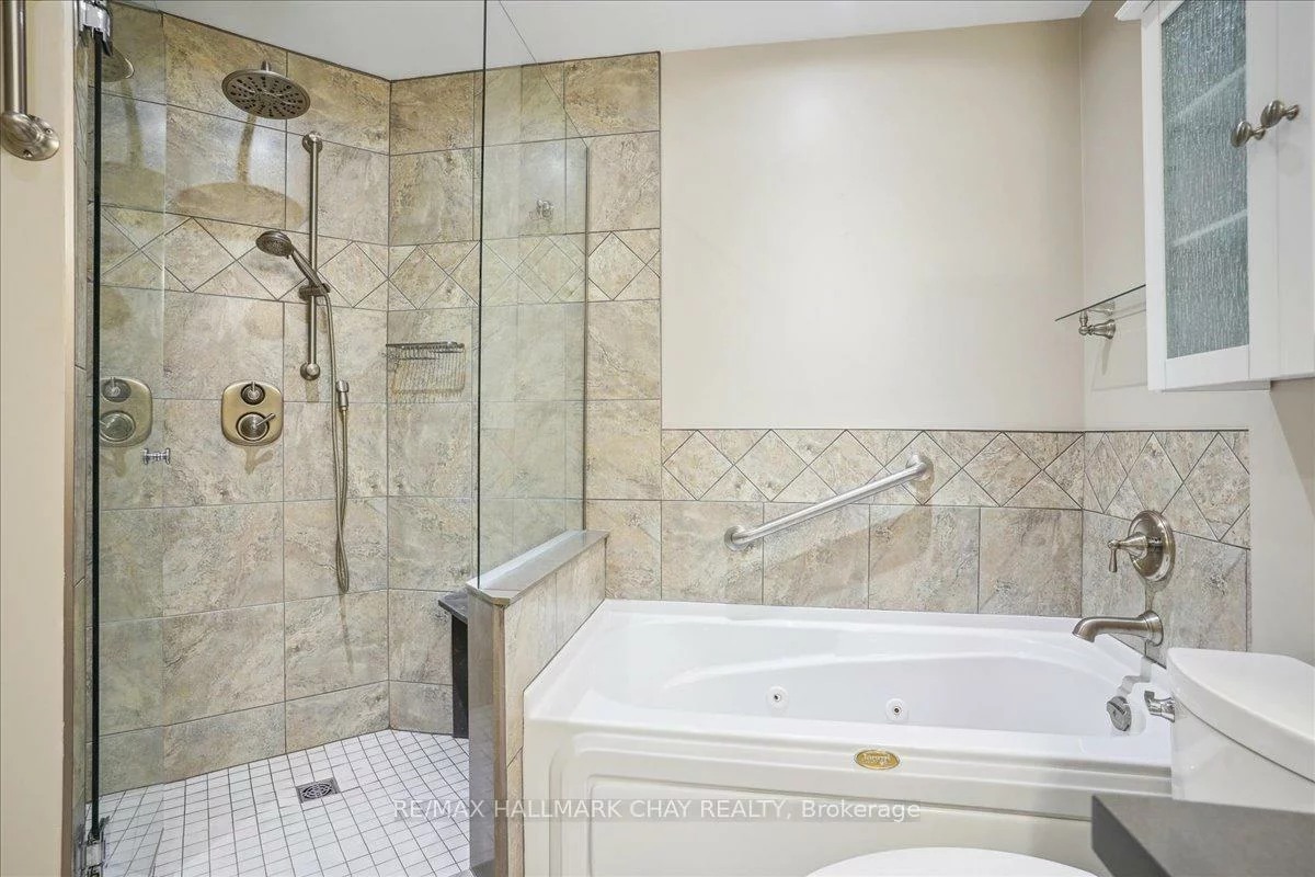 2, Toronto, City Centre, Barrie