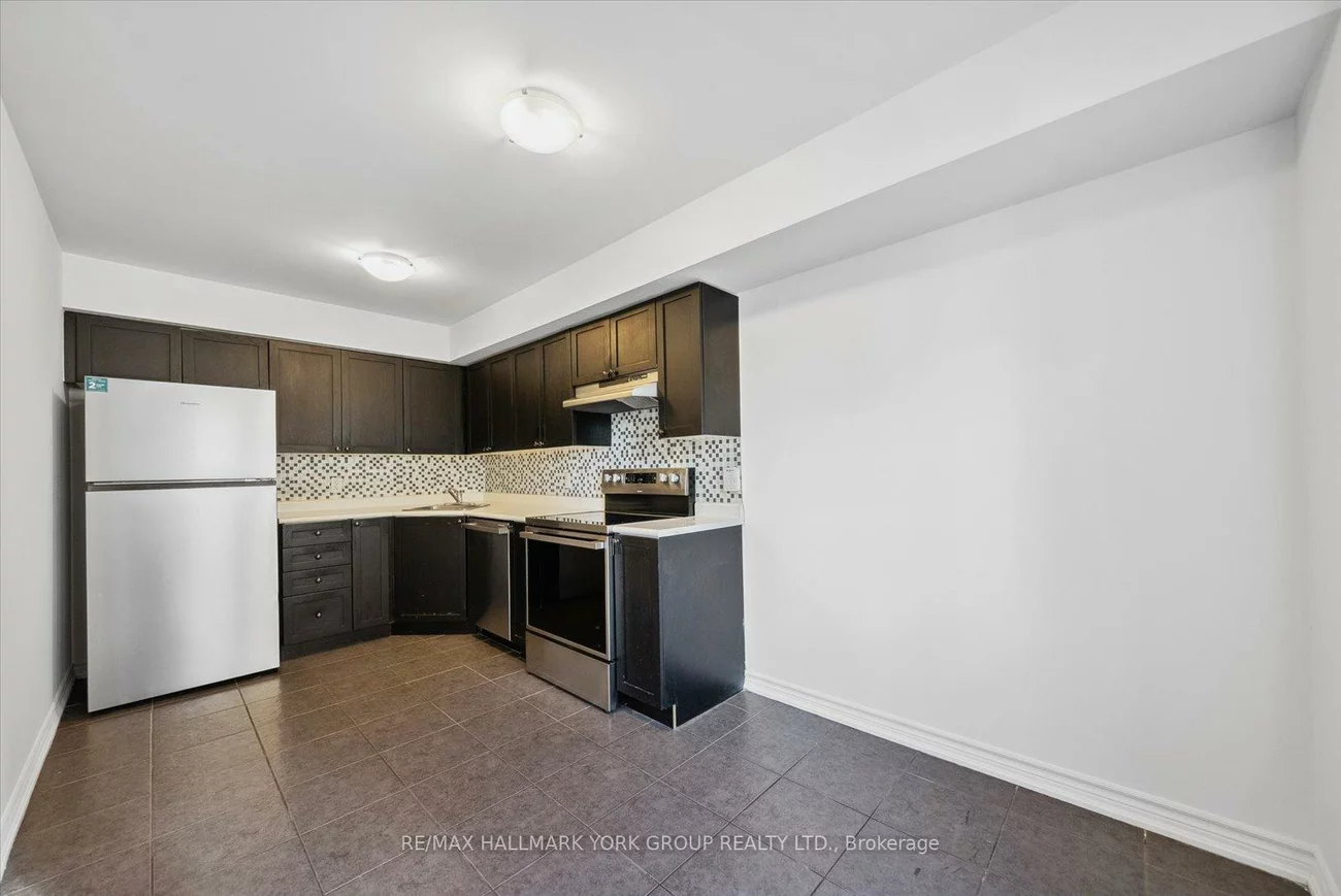 27, Madelaine, Painswick South, Barrie