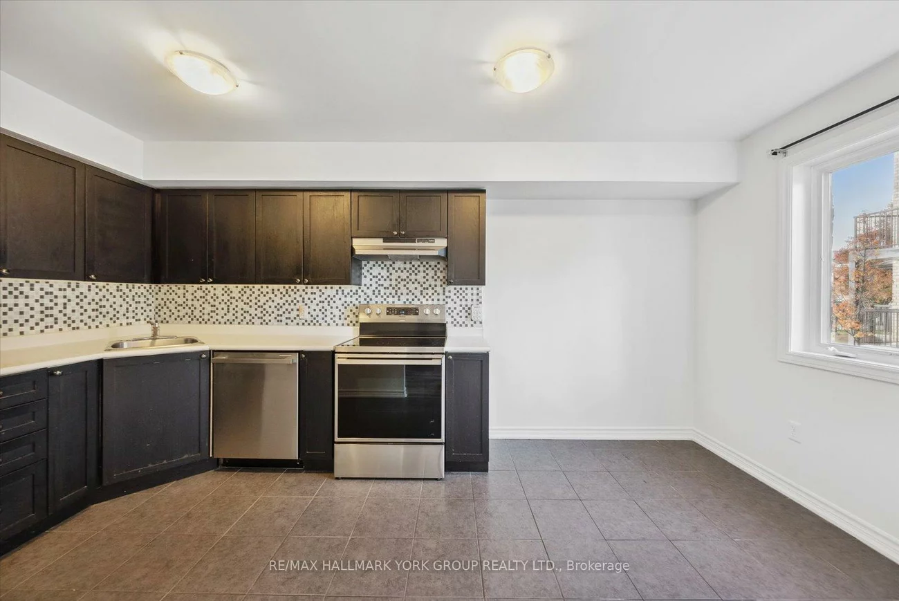 27, Madelaine, Painswick South, Barrie