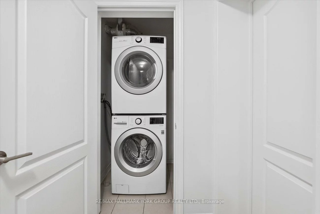 27, Madelaine, Painswick South, Barrie