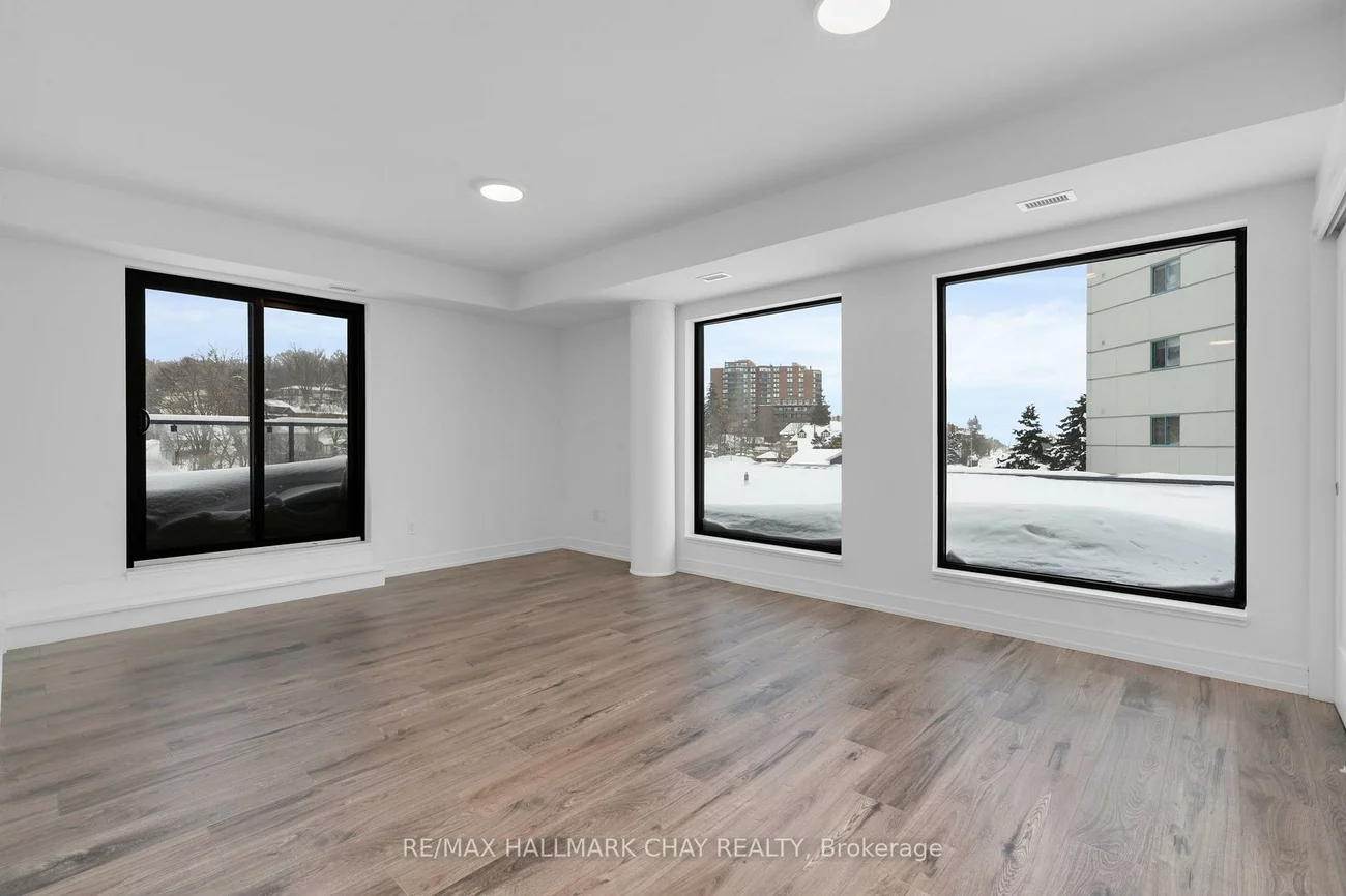 185, Dunlop, Lakeshore, Barrie