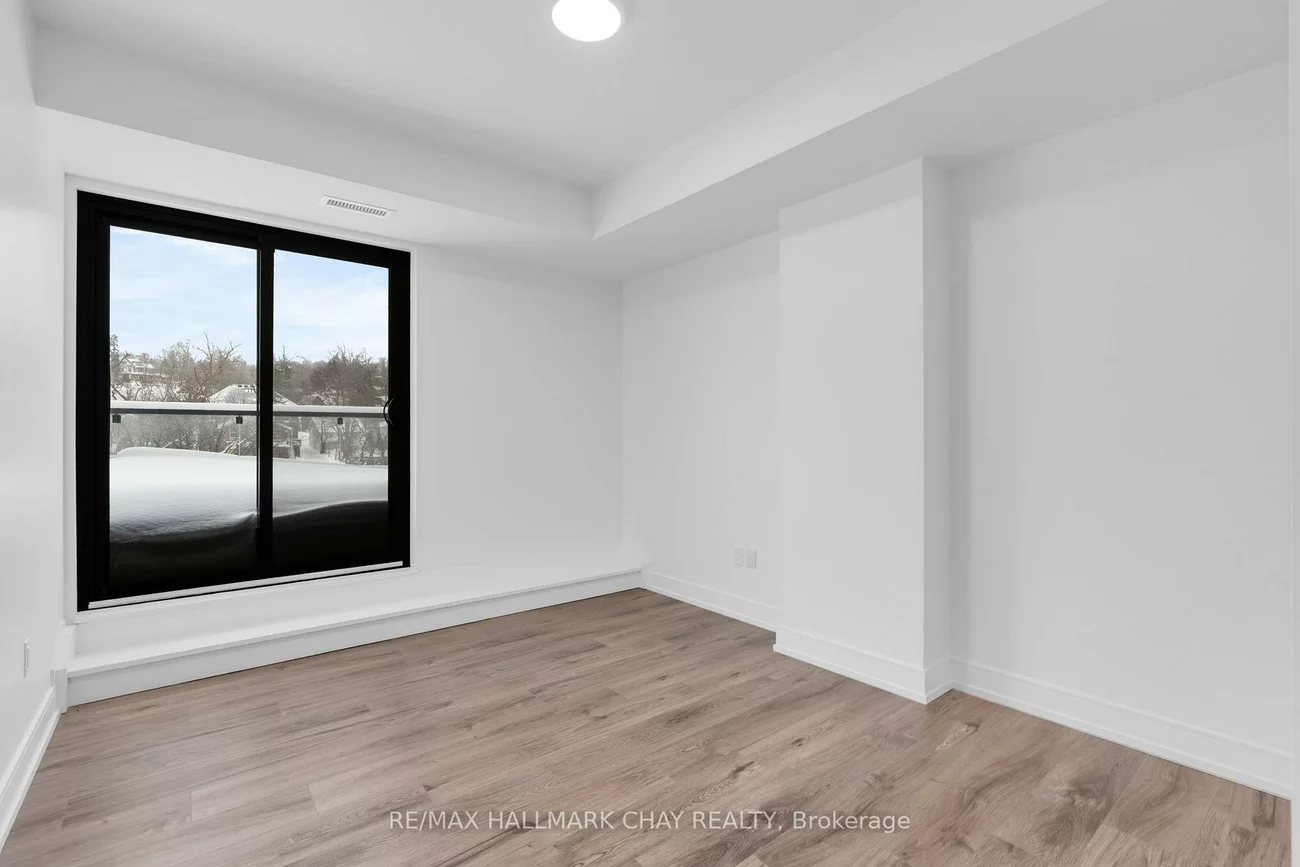 185, Dunlop, Lakeshore, Barrie