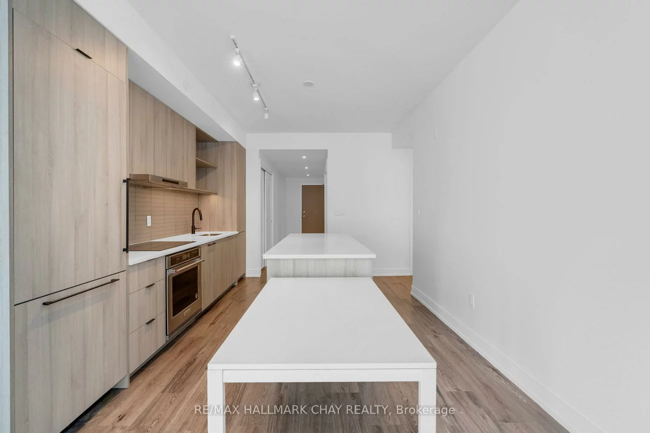 185, Dunlop, Lakeshore, Barrie