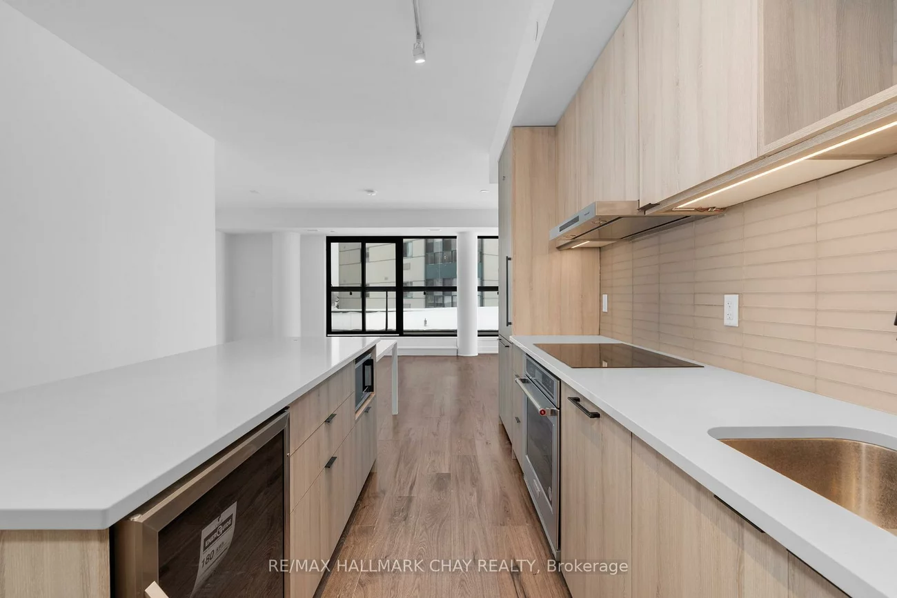 185, Dunlop, Lakeshore, Barrie