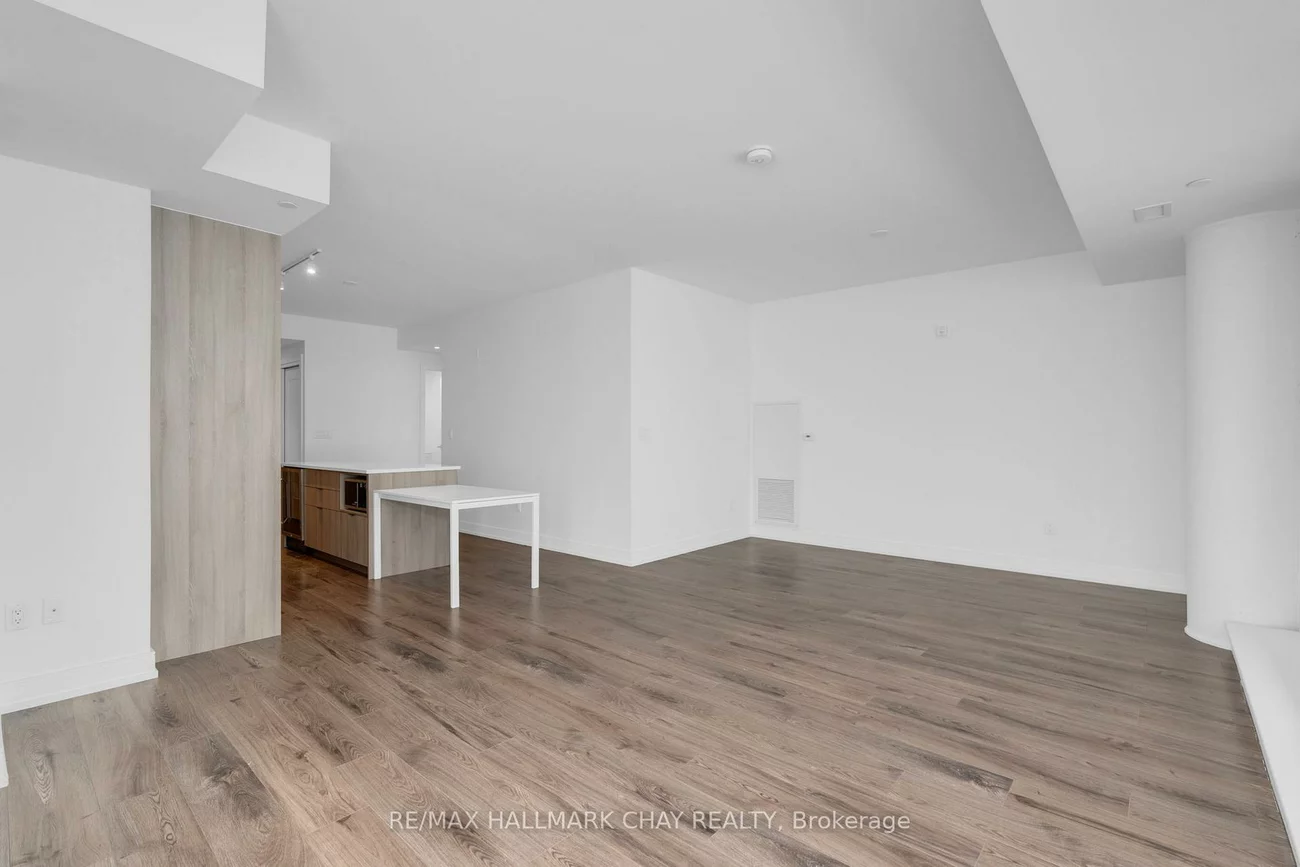 185, Dunlop, Lakeshore, Barrie