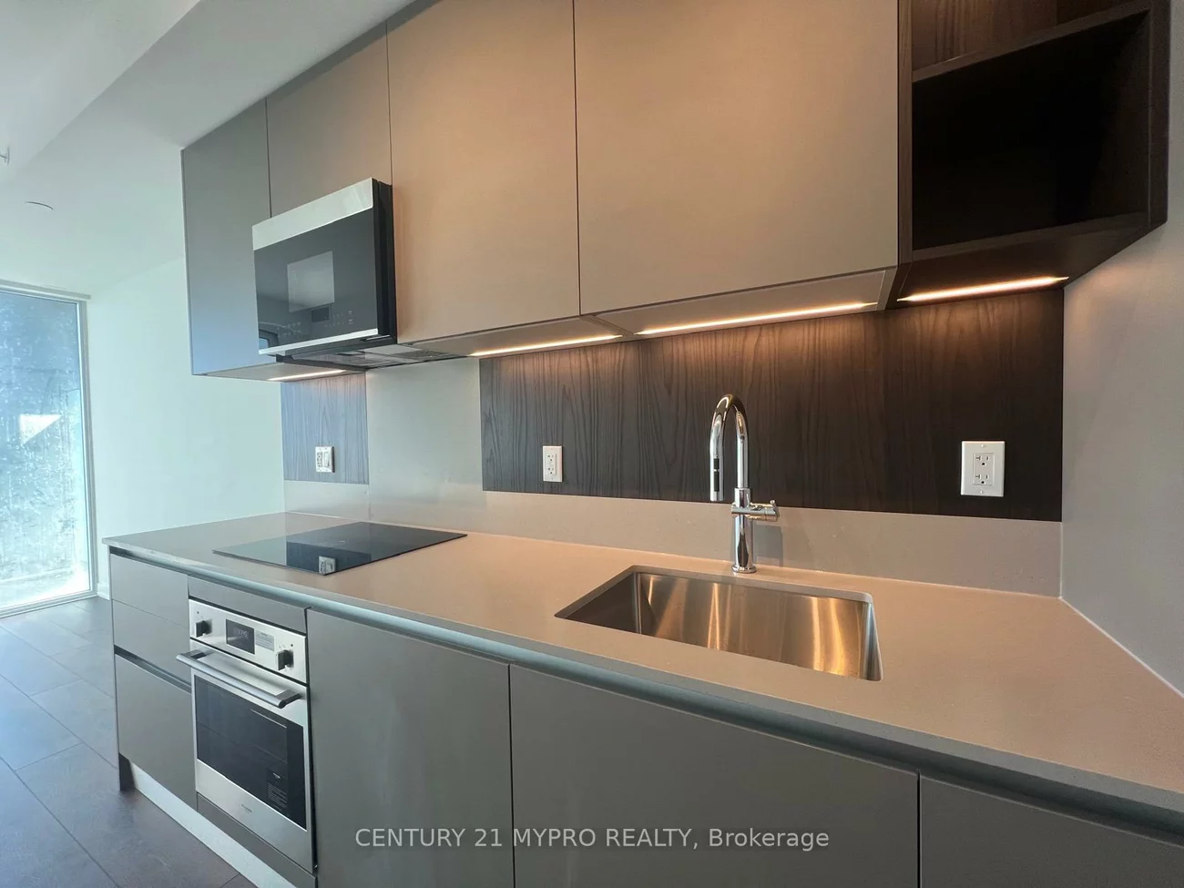 39, Mary, City Centre, Barrie