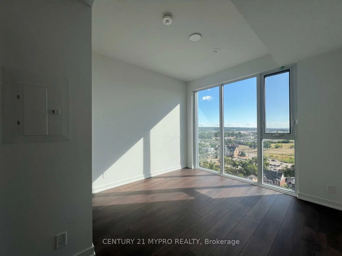 39, Mary, City Centre, Barrie