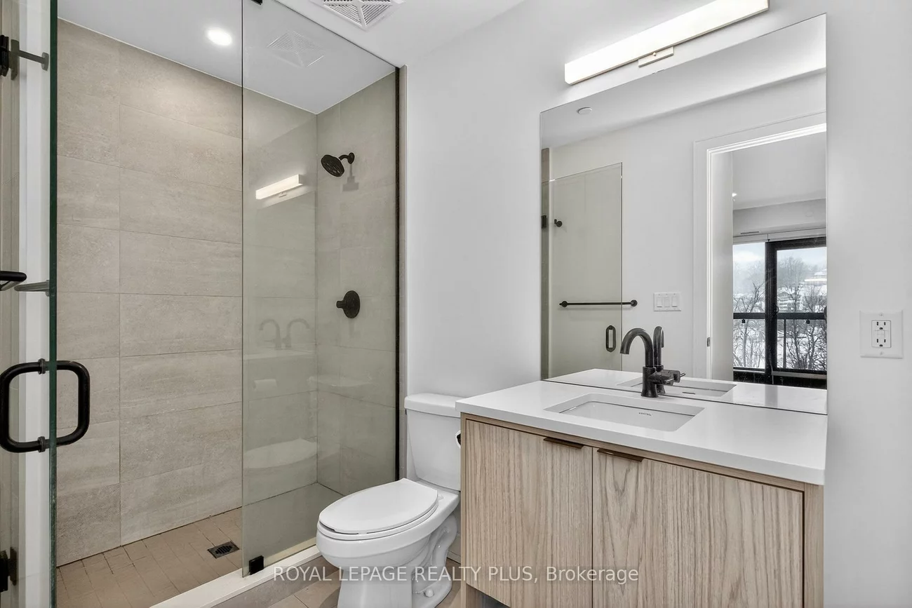 185, Dunlop, Lakeshore, Barrie