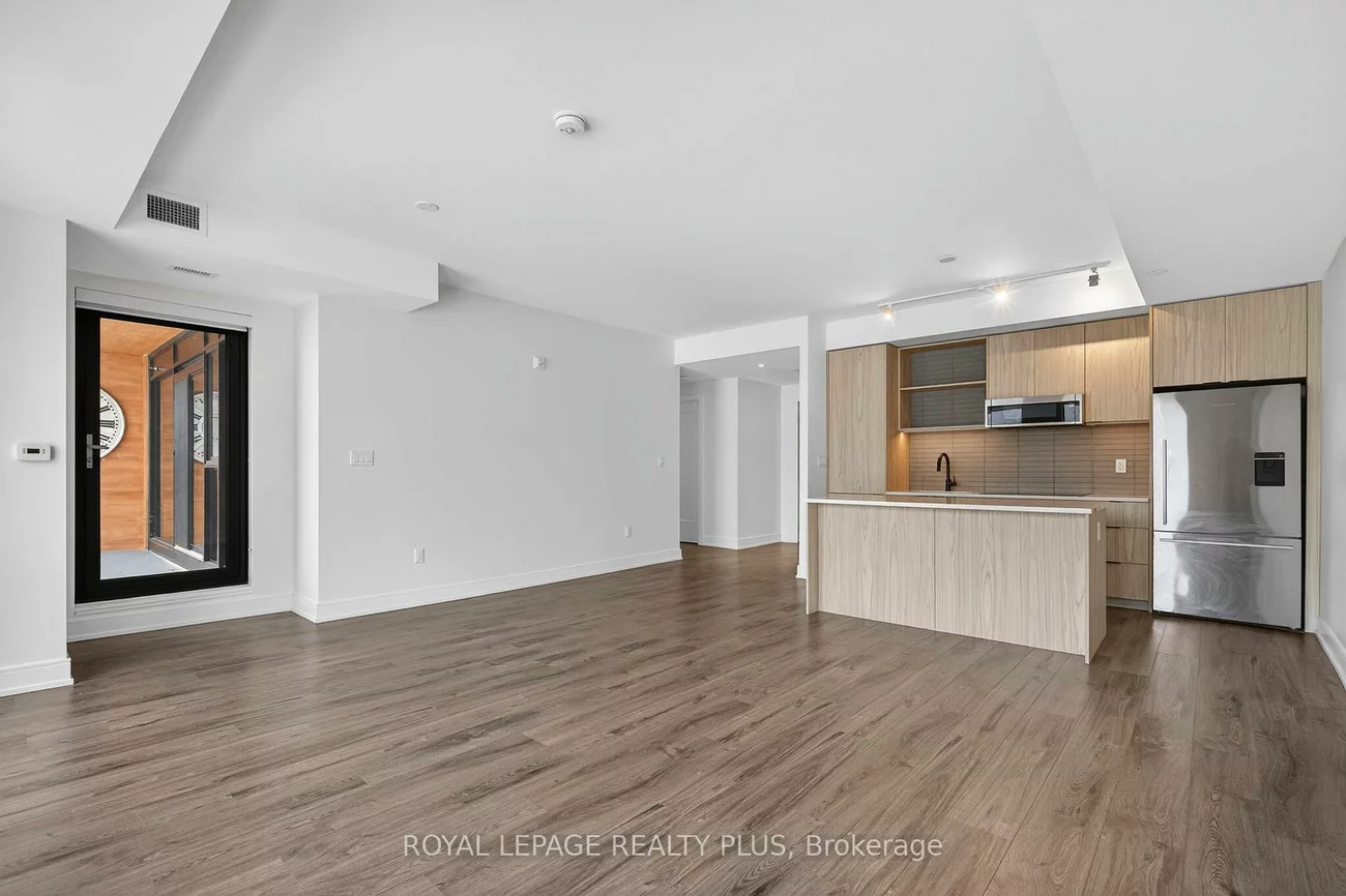 185, Dunlop, Lakeshore, Barrie