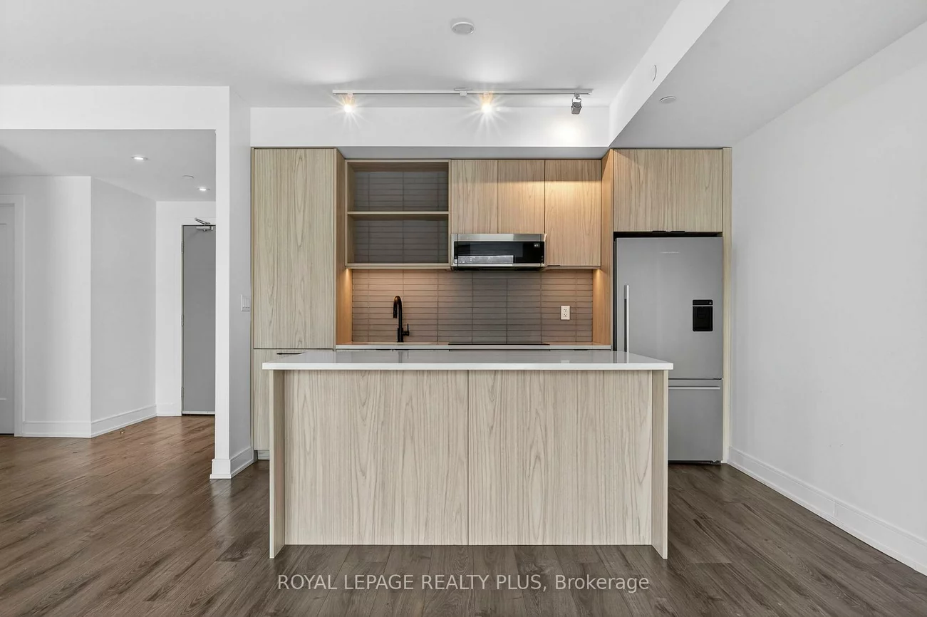 185, Dunlop, Lakeshore, Barrie