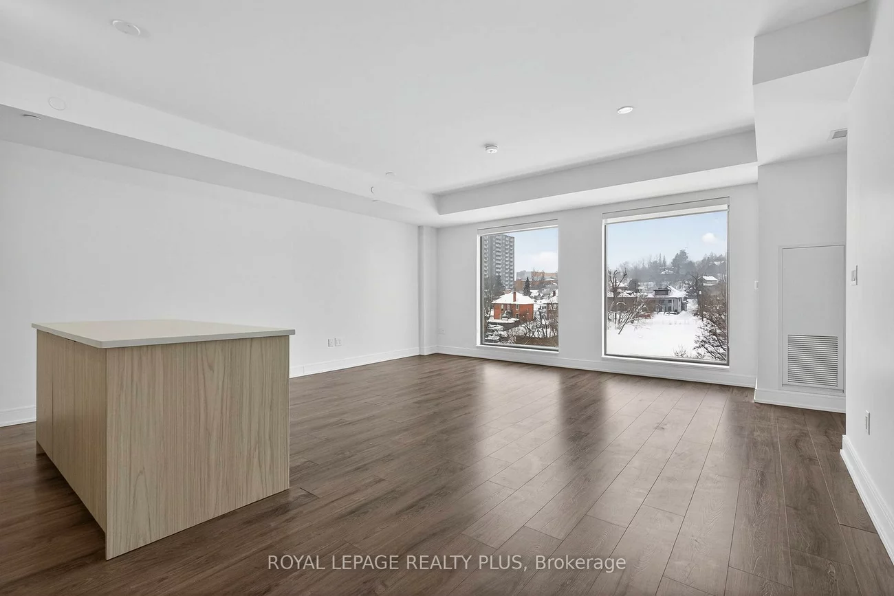 185, Dunlop, Lakeshore, Barrie