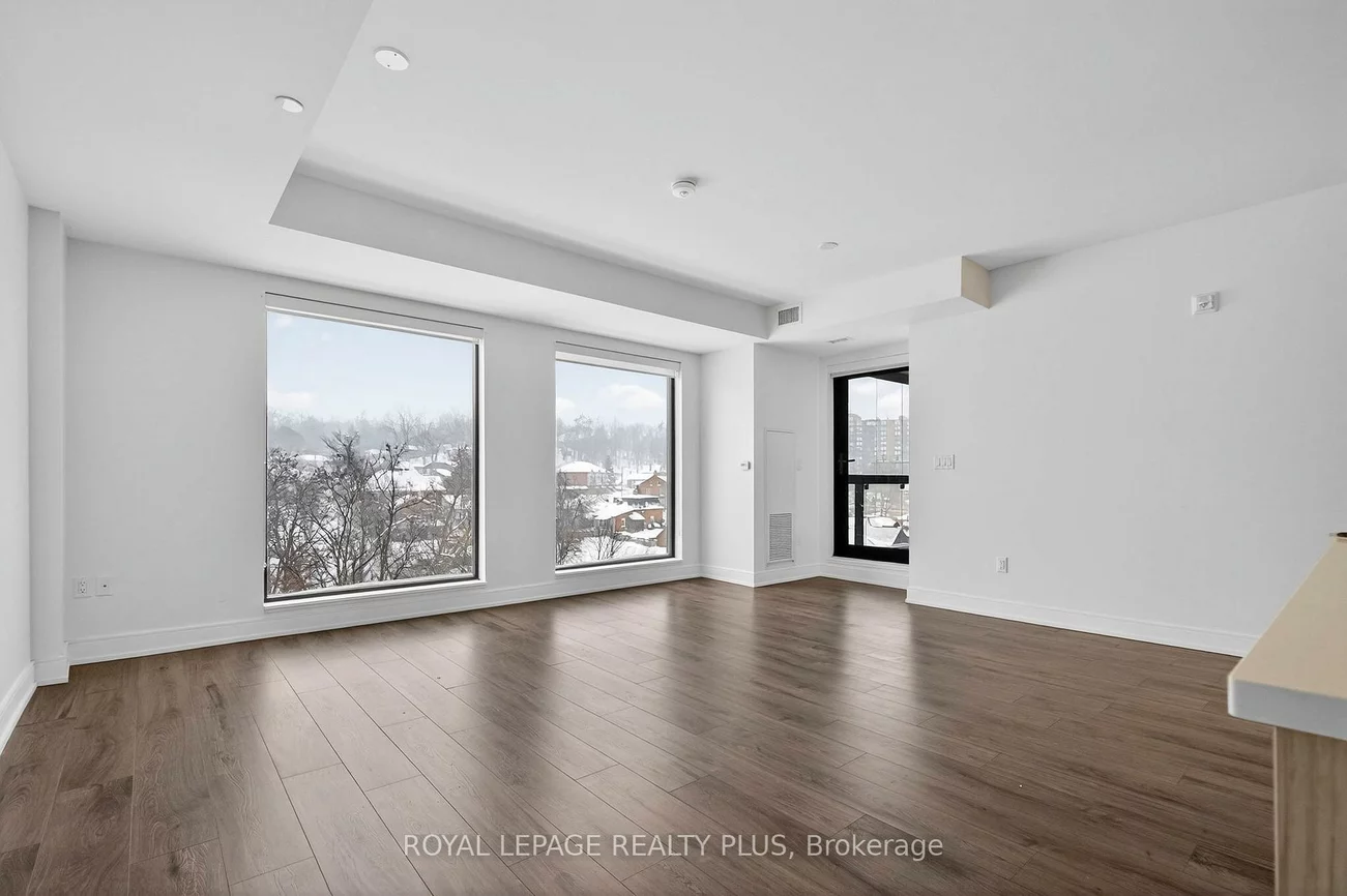 185, Dunlop, Lakeshore, Barrie