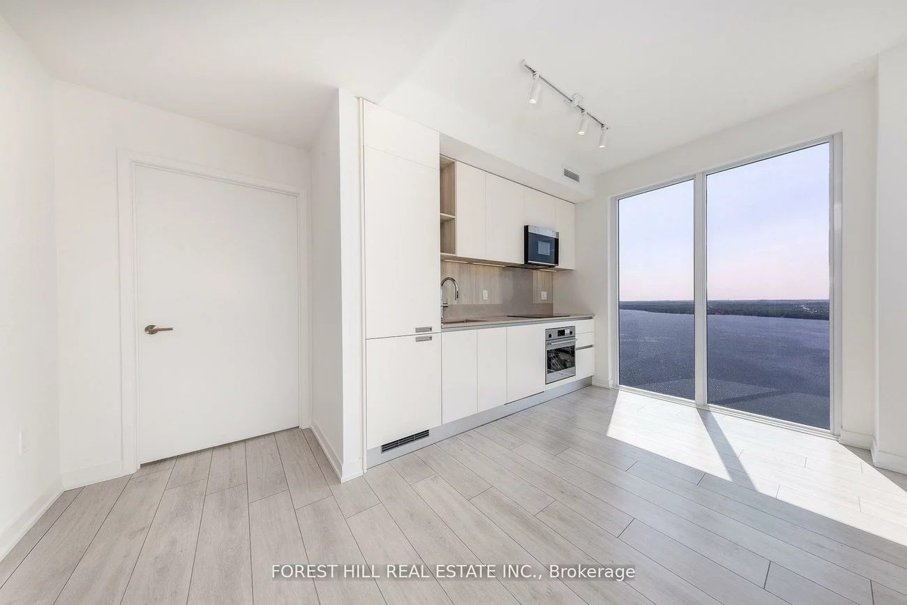 39, Mary, City Centre, Barrie