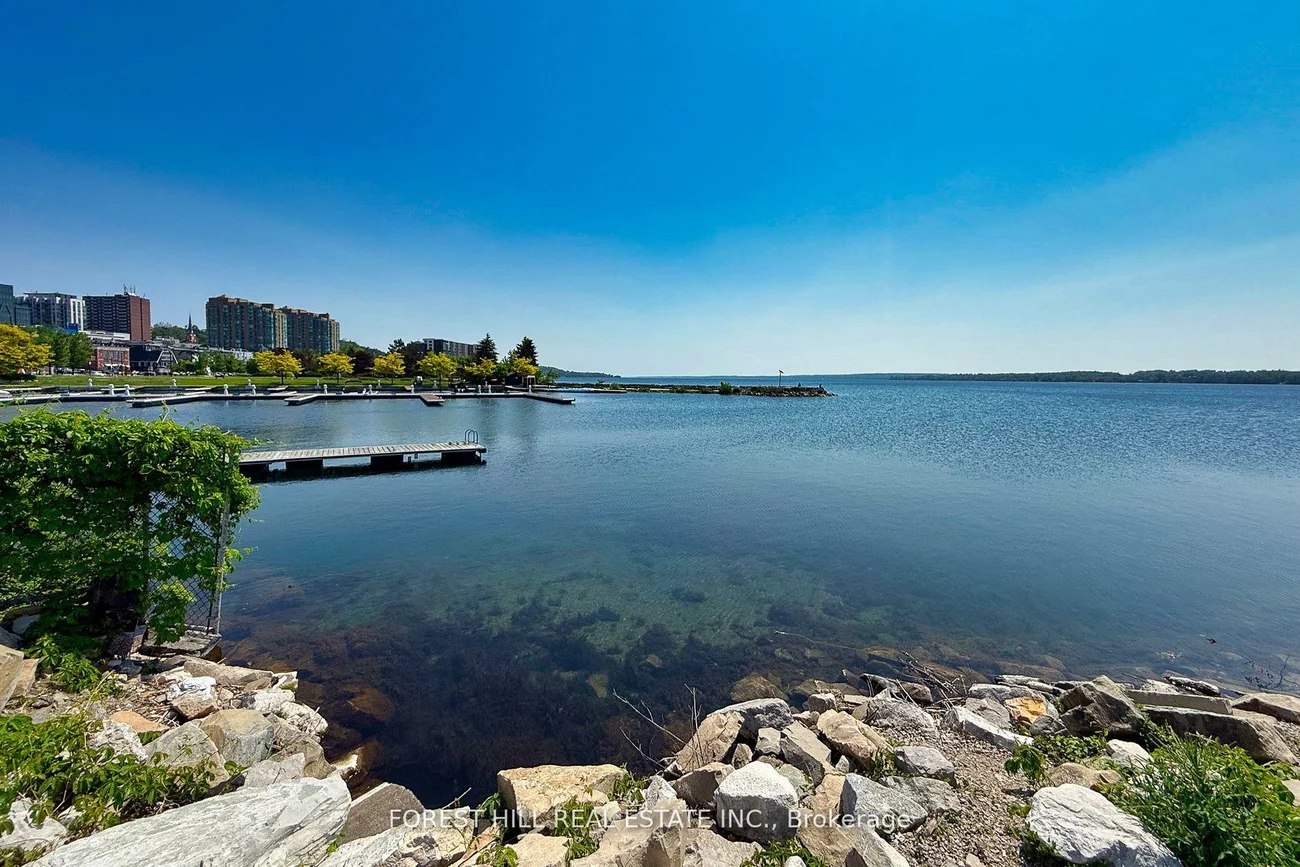 39, Mary, City Centre, Barrie