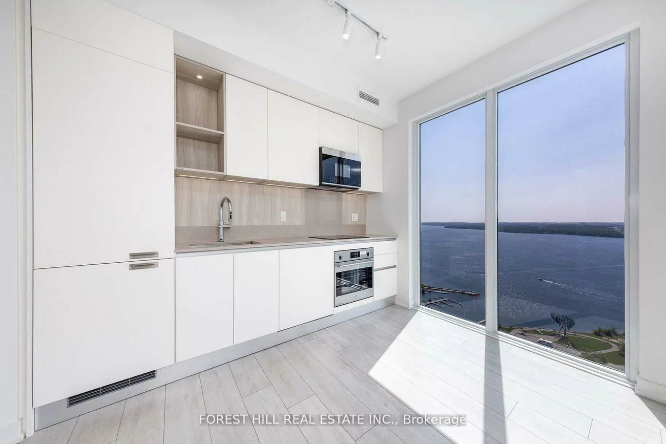 39, Mary, City Centre, Barrie