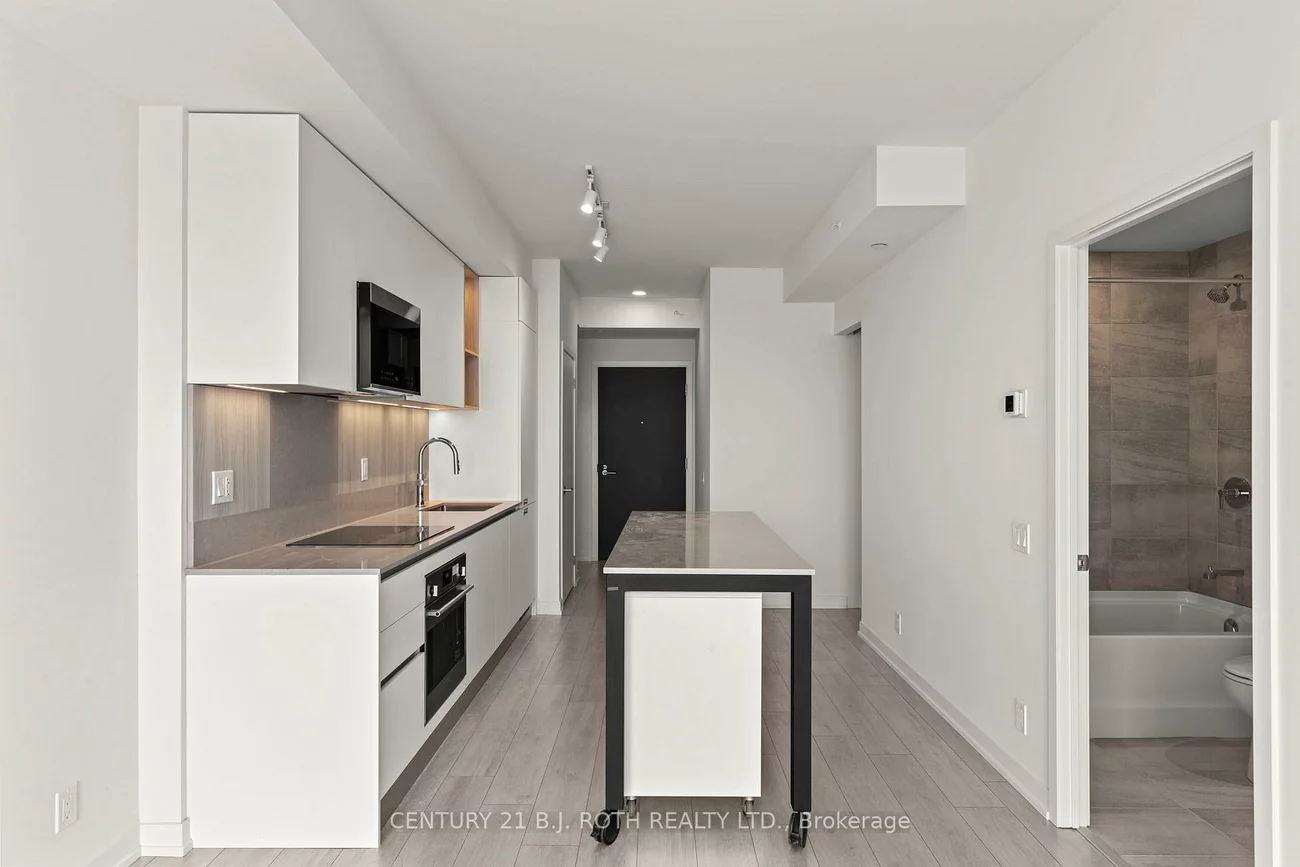 39, MARY, City Centre, Barrie