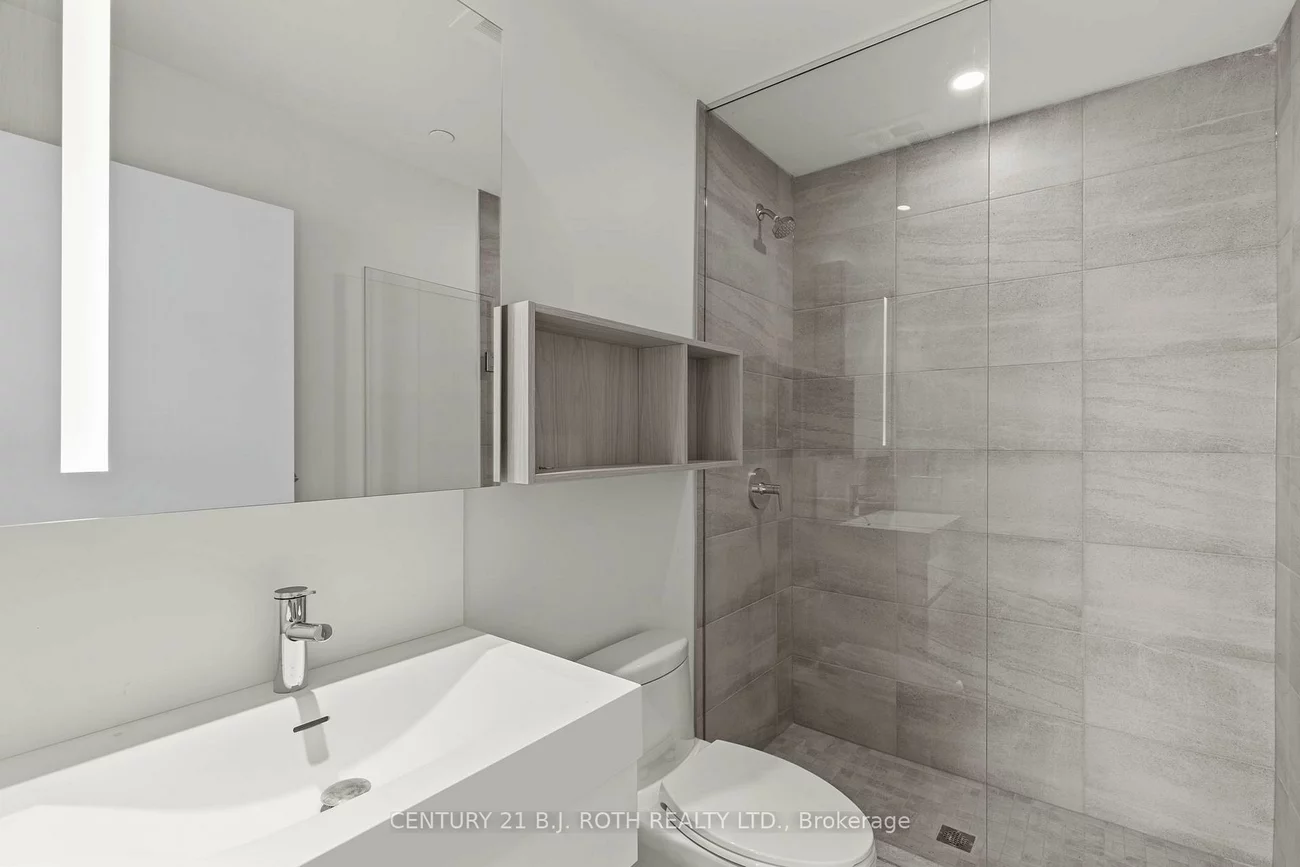 39, MARY, City Centre, Barrie