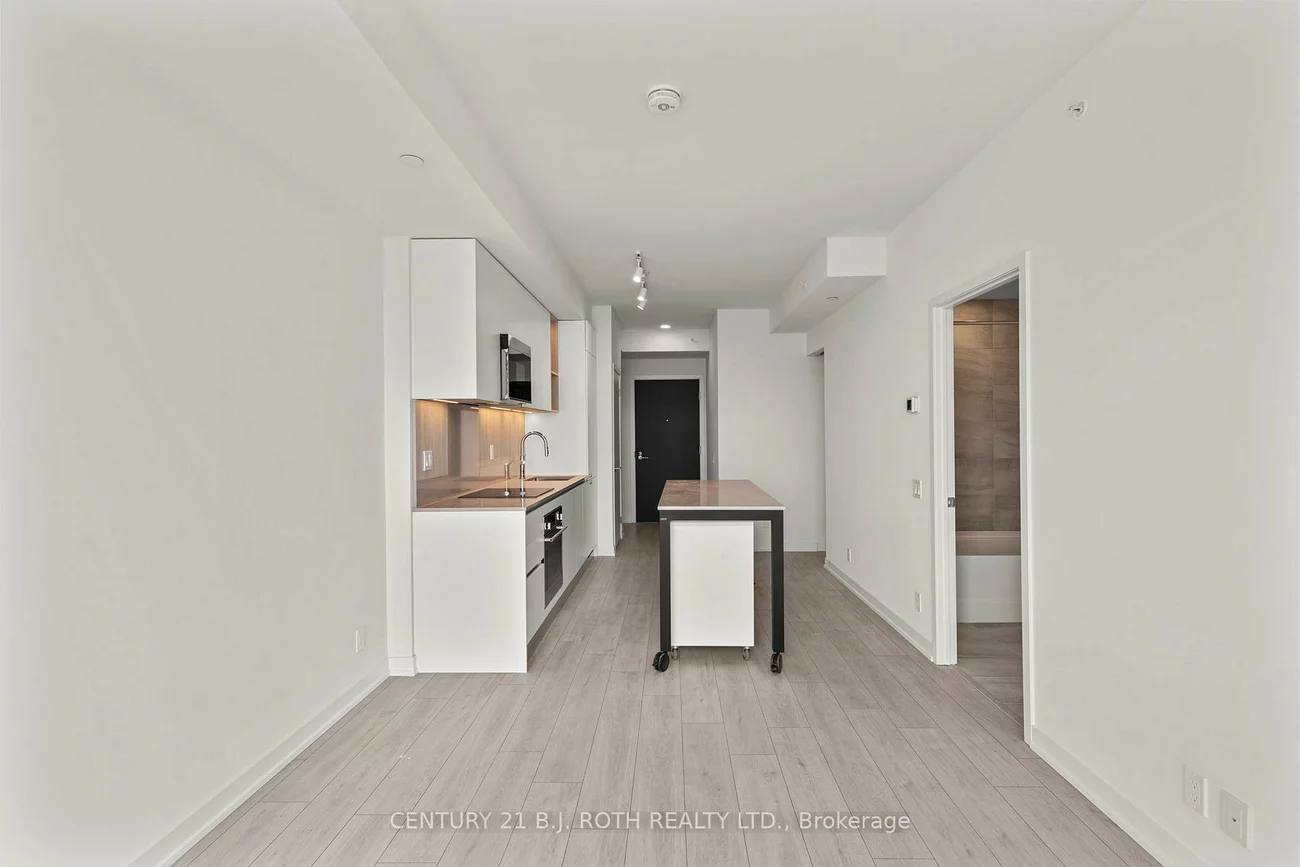 39, MARY, City Centre, Barrie