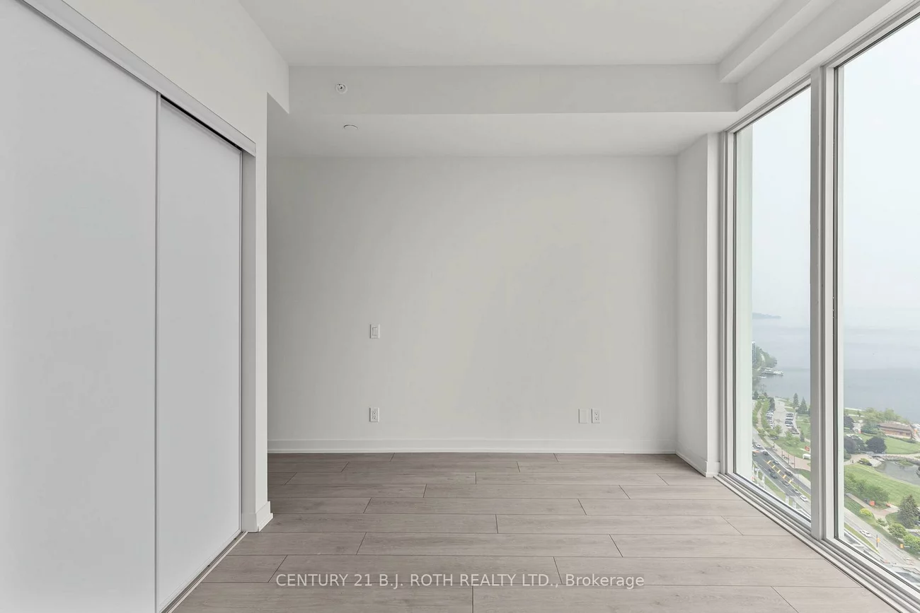 39, MARY, City Centre, Barrie